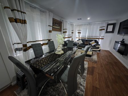 ROOMS In All FEMALE-HOUSEHOLD!! BRAND NEW FURNISHINGS!! - Photo 2