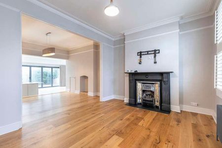 Kings Road, Cheltenham, GL52 - Photo 2