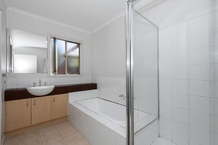 Stylish, Spacious & Ideally Located - Photo 3