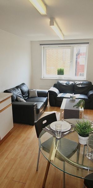 2 Bedroom Apartment - Photo 1