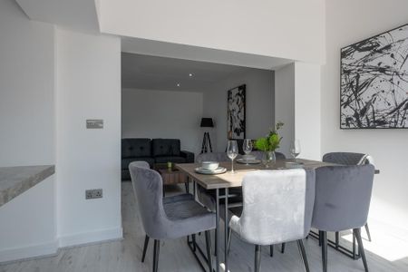 6 bedroom terraced house to rent - Photo 4