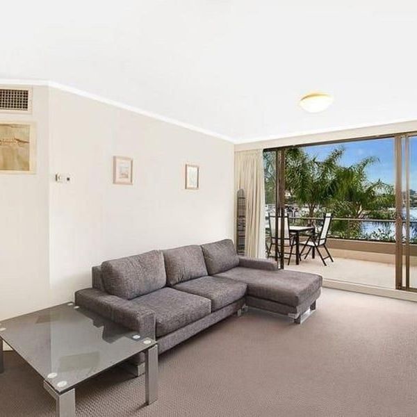 Absolute Waterfront Executive Apartment Resort Living - Photo 1