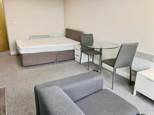 Studio to rent - Photo 1