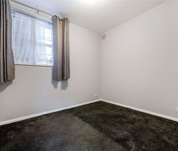 A one bedroom apartment to rent, available now having been refurbis... - Photo 2