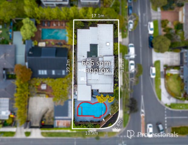 Stunning Family Home in Glen Waverley - Photo 1