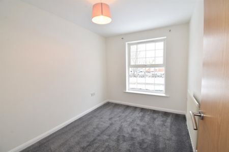 2 bedroom Apartment - Bridge Court, Welwyn Garden City - Photo 4