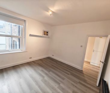 3 Bed Flat, Wood Green, N22 - Photo 2