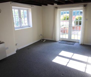 2 bedroom end of terrace house to rent - Photo 1