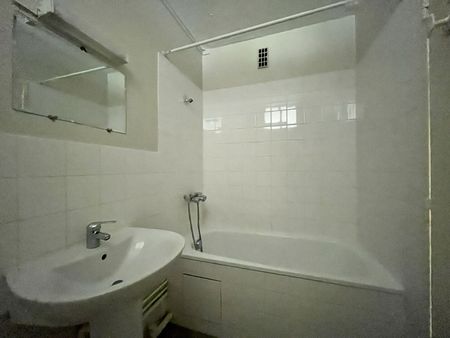 Location Appartement 4 pièces 69m² - Photo 5