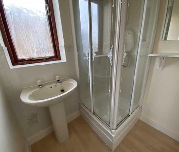 2 bedroom semi-detached house to rent - Photo 6