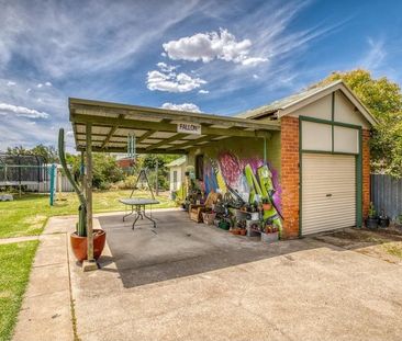 Cozy Home In A Great Location! - Photo 2