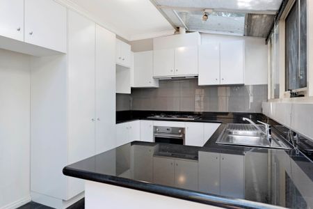 5 Pasley Street South, South Yarra VIC 3141 - House For Rent | Domain - Photo 4