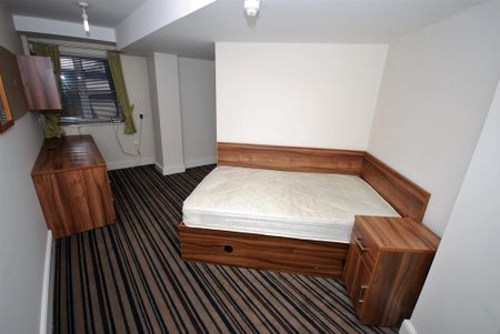 5 bedroom apartment to rent - Photo 3