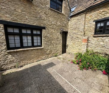 The Street, Chippenham, Grittleton - Photo 3