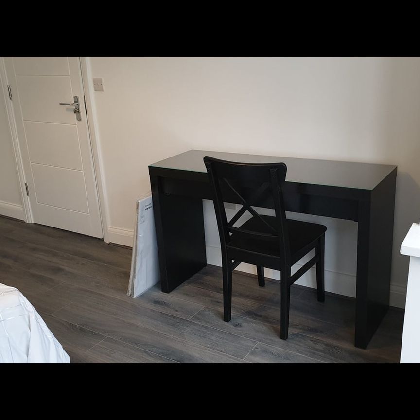Room in a Shared House, Walrond Avenue, HA9 - Photo 2