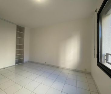 Location Appartement 4 pièces 94m² AVIGNON 84000 - Photo 3
