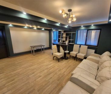 Inchiriere apartament cu 4 camere zona Republicii - Photo 2