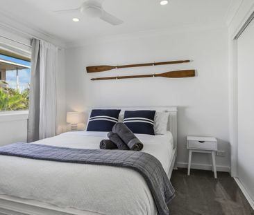 Beachside Bliss: Fully Renovated 2-Bed, 2-Bathroom apartment - Photo 6