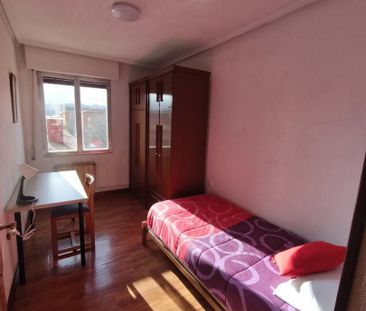 Piso de alquiler en Castillo de Ocio Kalea, 1, Ariznabarra - Photo 2