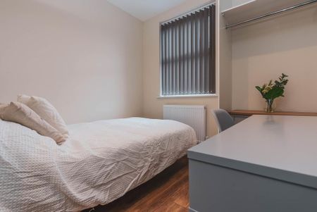 6 bedroom terraced house to rent - Photo 5