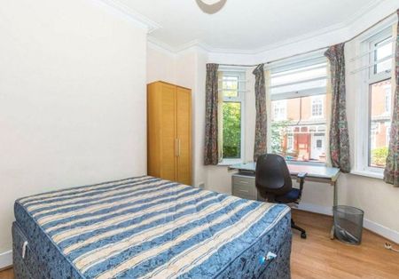 4 bedroom terraced house to rent - Photo 3