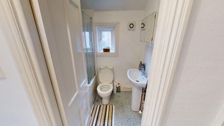 3 bedroom terraced house to rent - Photo 5