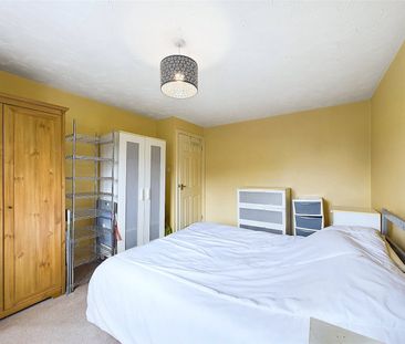 Varsity Drive, Twickenham - 1 bedroomProperty for lettings - Chaseb... - Photo 3