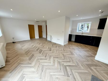 2 bedroom semi-detached bungalow to rent - Photo 3