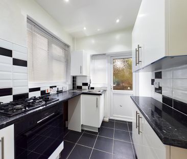 3 bedroom semi-detached house to rent - Photo 6