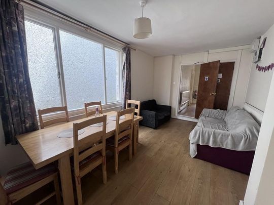 6 bedroom house share to rent - Photo 1