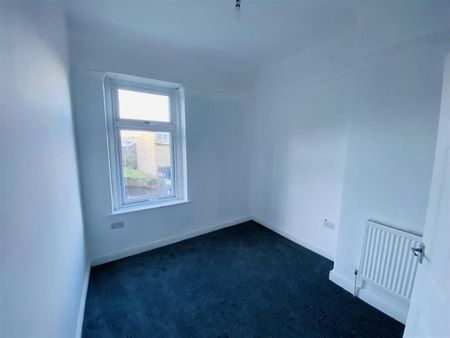 4 bedroom terraced house to rent - Photo 5