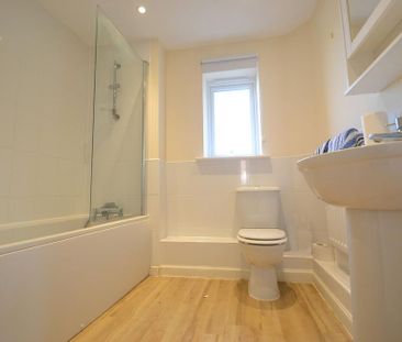 2 bedroom flat to rent - Photo 6