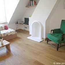 Logement à Paris, Location meublée - Photo 1