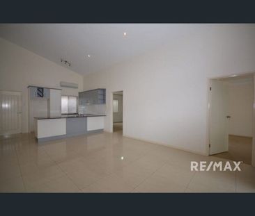 4/27 Brinawa Street, Camp Hill, Qld 4152 - Photo 4