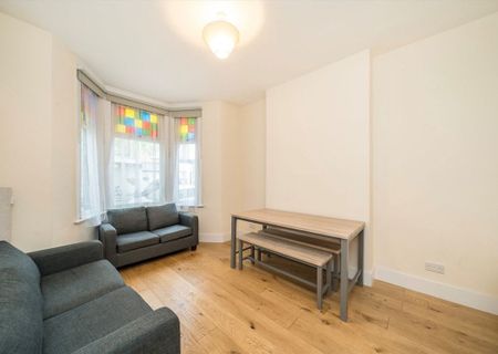 Addington Square - Photo 3