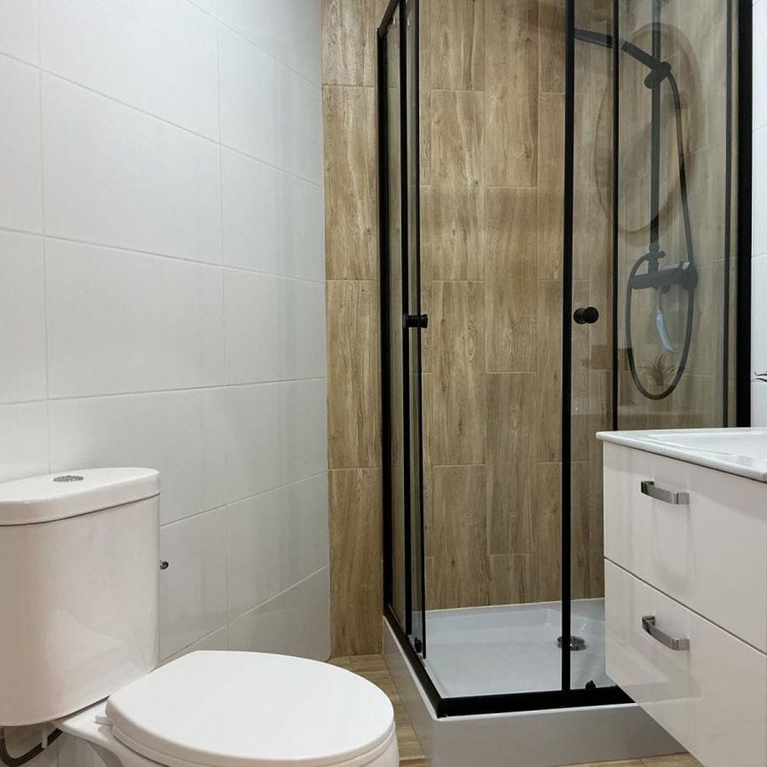 Klimatyczna kawalerka w sercu Poznania, ul. Grobla 25.17 m² - Фото 1