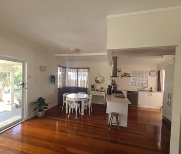 Family Size Home - Photo 4