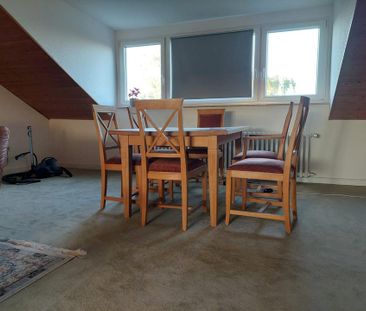 Voll möblierte 1,5-Zimmer-Dachgeschosswohnung in Köln-Holweide - Photo 1