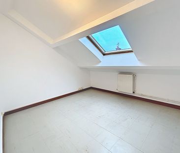 Appartement à louer - REIMS/ RUE LANDOUZY - Photo 2