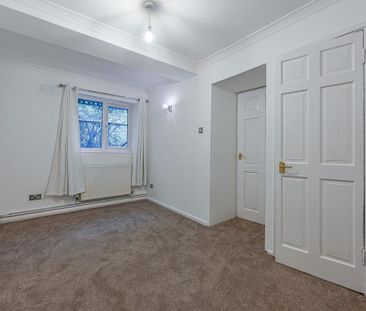 3 bedroom flat to rent - Photo 2