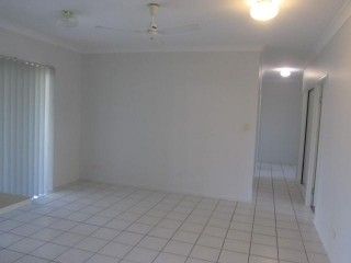 FAMILY LIVING – MT LOUISA - Photo 1