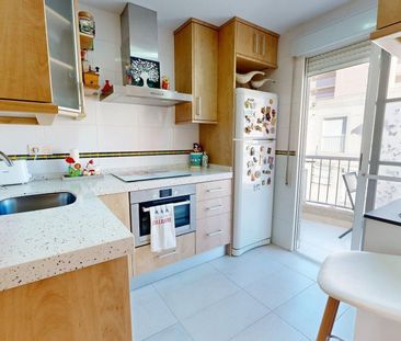 Casa o chalet de alquiler en Avenida Costa Blanca, Los Arenales del... - Photo 4