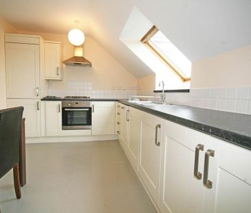 3 bedroom flat to rent - Photo 2