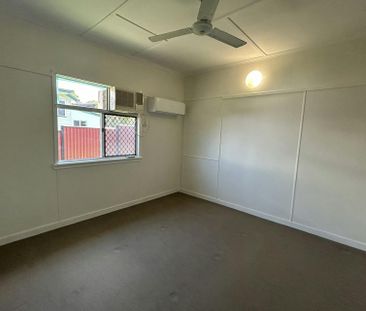 THIS GEM IS LOCATED IN THE HEART OF SOUTH GLADSTONE AND IS AVAILABL... - Photo 1