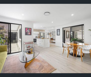 Coastal Family Living in a Quiet & Private Twin Waters Pocket - Photo 1