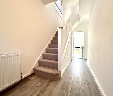 3 Bedroom House - End Terrace To Let - Photo 5