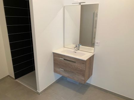 Location Appartement 2 pièces 48m² CHAMBERY 73000 - Photo 4