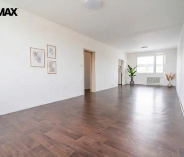 Pronájem prostorného bytu 3+1 s balkonem a sklepem | Ostroměř - Photo 1