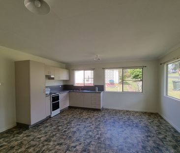 3 BEDROOM BLOCK HOME - Photo 4