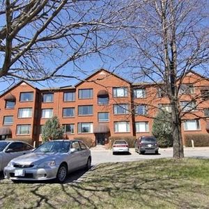 2 Bedroom Condo for Rent - near CHEO St-Laurent / Russell - Photo 2